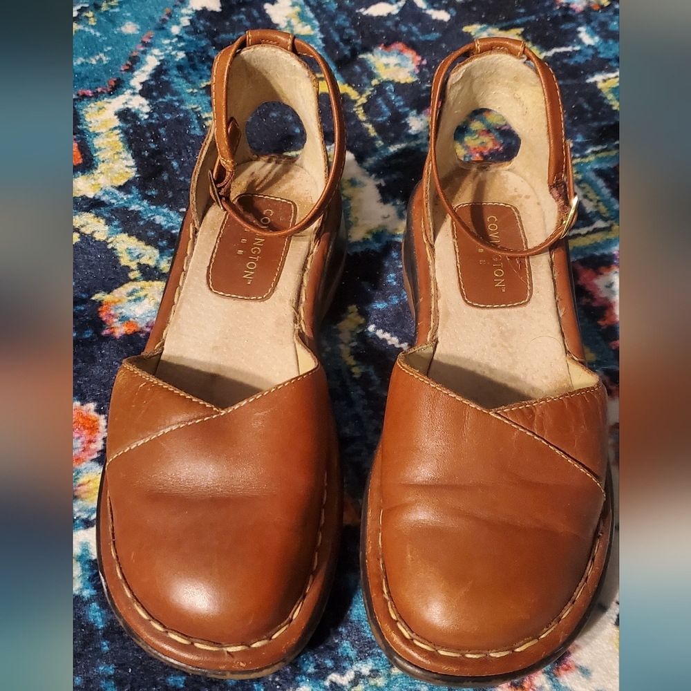 Covington Women's Tan Leather Flats 7M